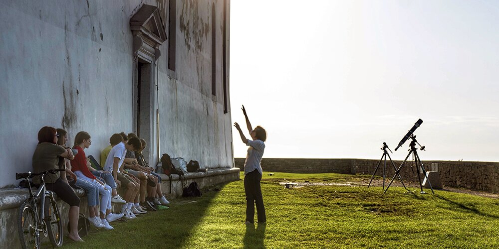 Cosmolab - Cosmolabovo usposabljanje za učitelje: Astronomija na šolskem dvorišču
